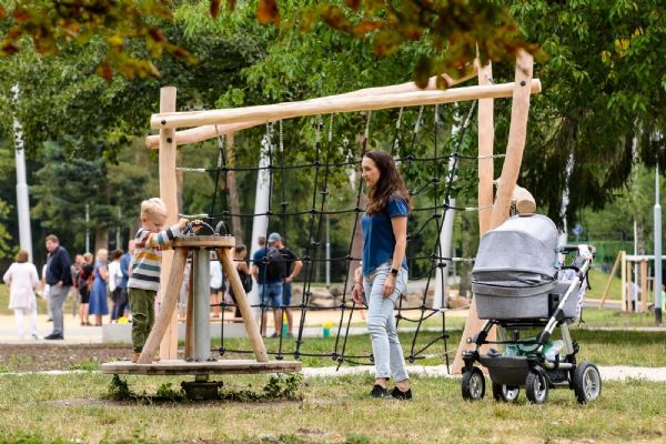 Park za OC Plzeň Plaza se otevře veřejnosti v novém
