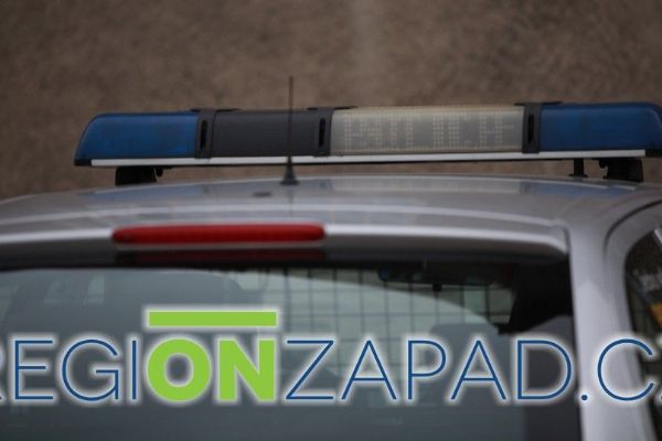 Karlovarský kraj: Policie obvinila další čtyři Osoby v případu získávání řidičských oprávnění