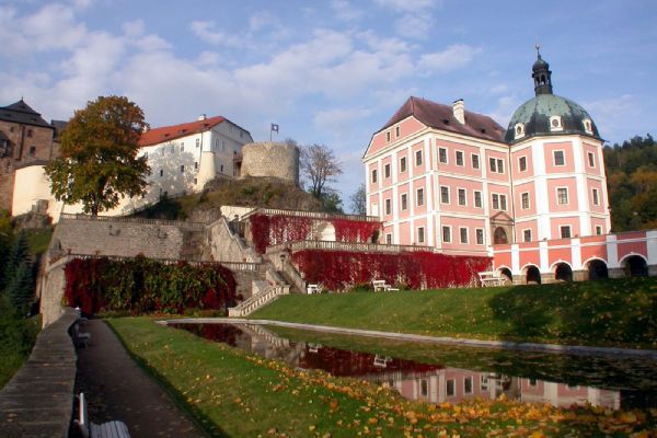 Putovní výstava Památky nás baví na státním hradu a zámku Bečov