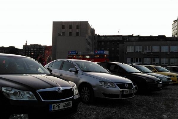 Autokino v Plzni promítá poslední červencový týden filmy podle knižních předloh
