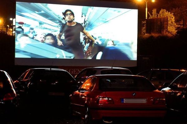 Plzeňské autokino v červenci navštívilo téměř 2000 diváků, Filmové noci 3000. Promítání pokračují i v srpnu