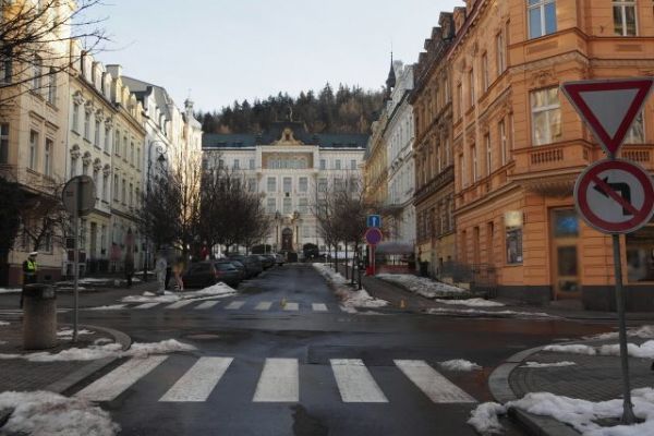 Karlovy Vary: Policie hledá svědky dopravní nehody