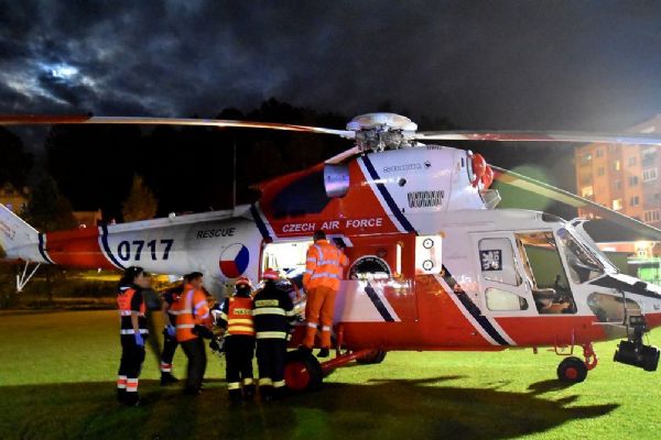 Loket, Praha: Vrtulník transportoval popáleného muže do nemocnice