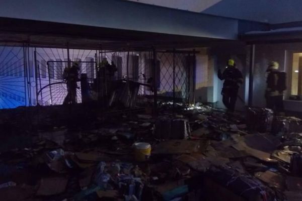 Sokolov: Dvě hodiny hasiči likvidovali požár odpadu