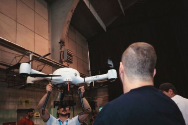 Plzeň má za sebou DronFest, na show s drony dorazily tisíce lidí