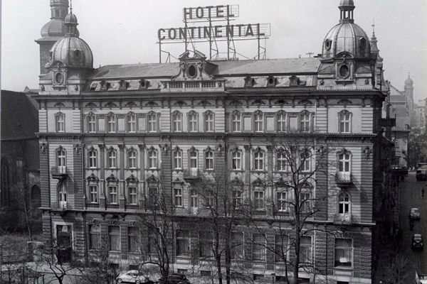 Hotel Continental po 76 letech vzpomíná na květnové dny roku 1945 
