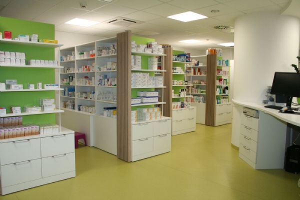 Fakultní nemocnice v Plzni otevřela zrekonstruovanou lékárnu