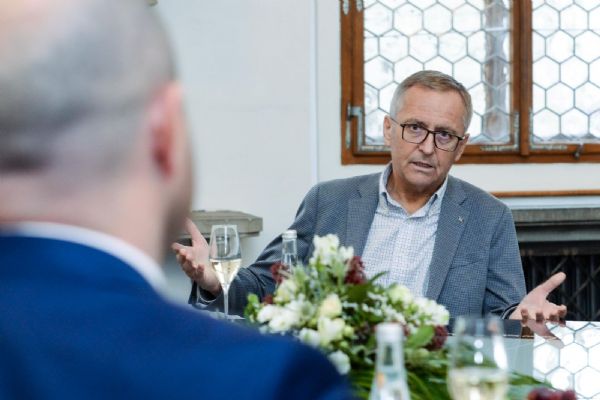 Primátor Plzně Zarzycký gratuloval profesoru Vladislavu Třeškovi k jubileu