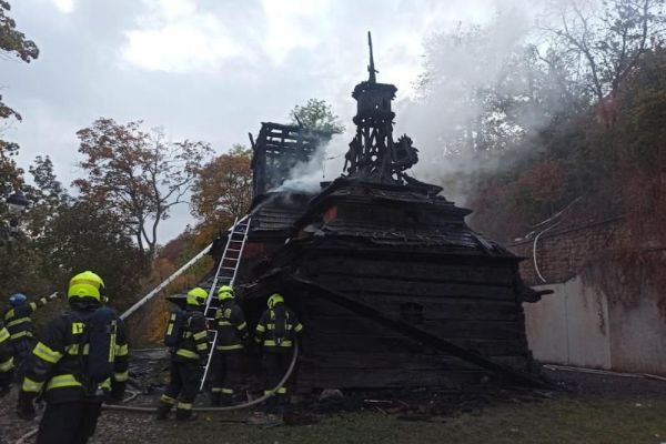 Lidé na obnovu vyhořelého chrámu sv. archanděla Michaela darovali téměř dva miliony korun