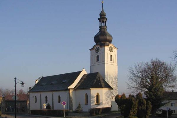 Církev na západě Čech převádí kostely na obce