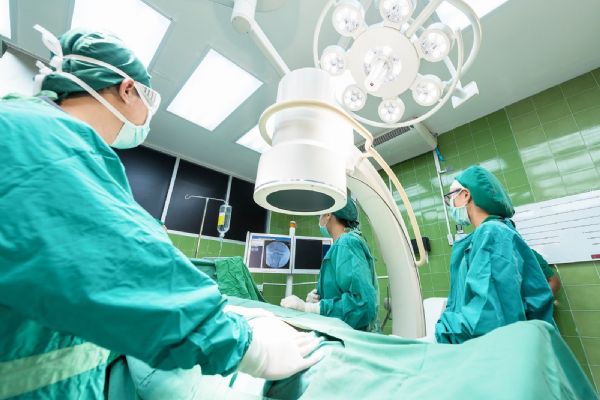 Karlovarská krajská nemocnice ušetří kraji na úhradách do nemocnic meziročně 92 miliony korun
