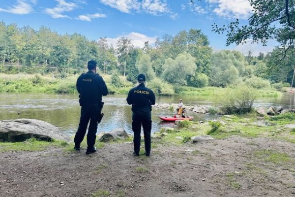 Karlovarsko: Policisté se zaměřili na vodáky