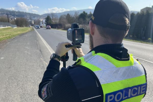 Karlovarský kraj: Rychlost překročilo 58 řidičů