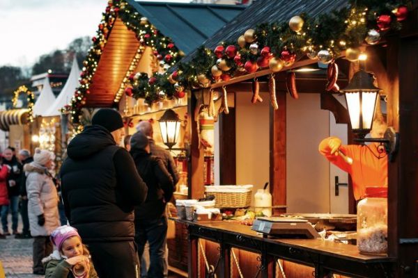 Karlovy Vary: Dějištěm karlovarských vánočních trhů bude i letos Mlýnská kolonáda