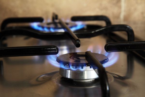 Vláda představila pravidla pro zastropování cen elektřiny a plynu pro všechny maloodběratele