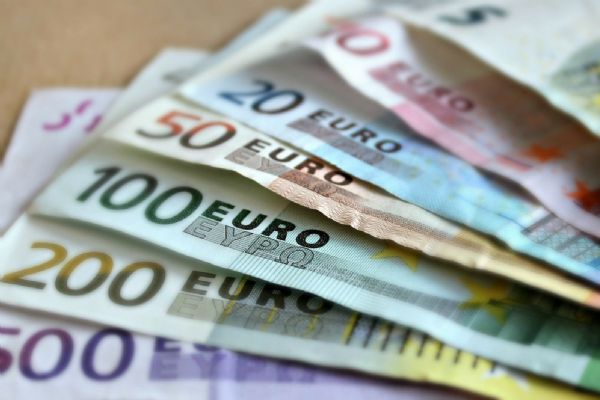 Vláda termín přijetí eura prozatím nestanoví