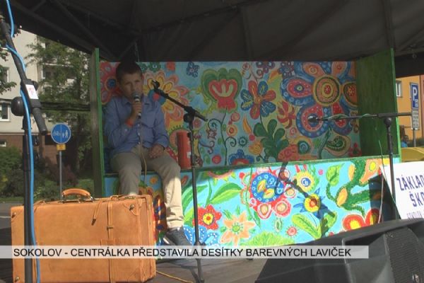 Sokolov: Centrálka představila desítky barevných laviček (TV Západ)