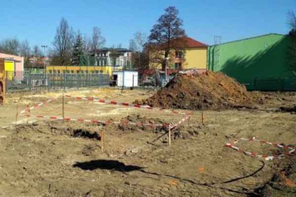 Chodov: Ve Smetanově ulici začala stavba parkoviště