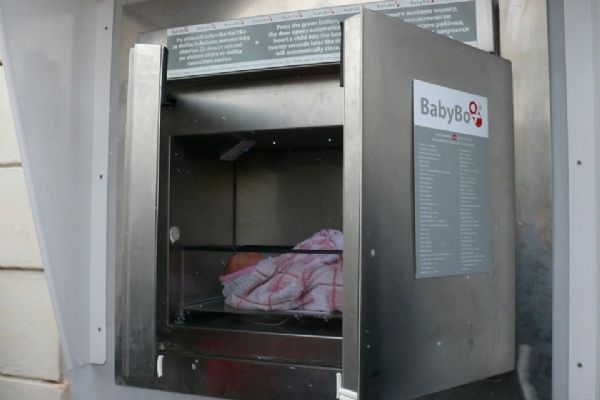 Kraj přispěje na nový babybox v karlovarské nemocnici