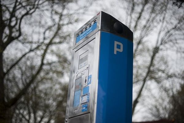 Karlovy Vary: Zrušení SMS úhrad na parkovacích automatech