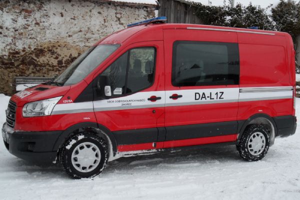 Dobrovolní hasiči ze Zhořce využívají nový automobil