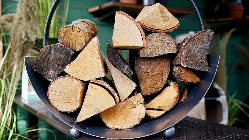 Lidé v Plzeňském kraji se předzásobují dřevem