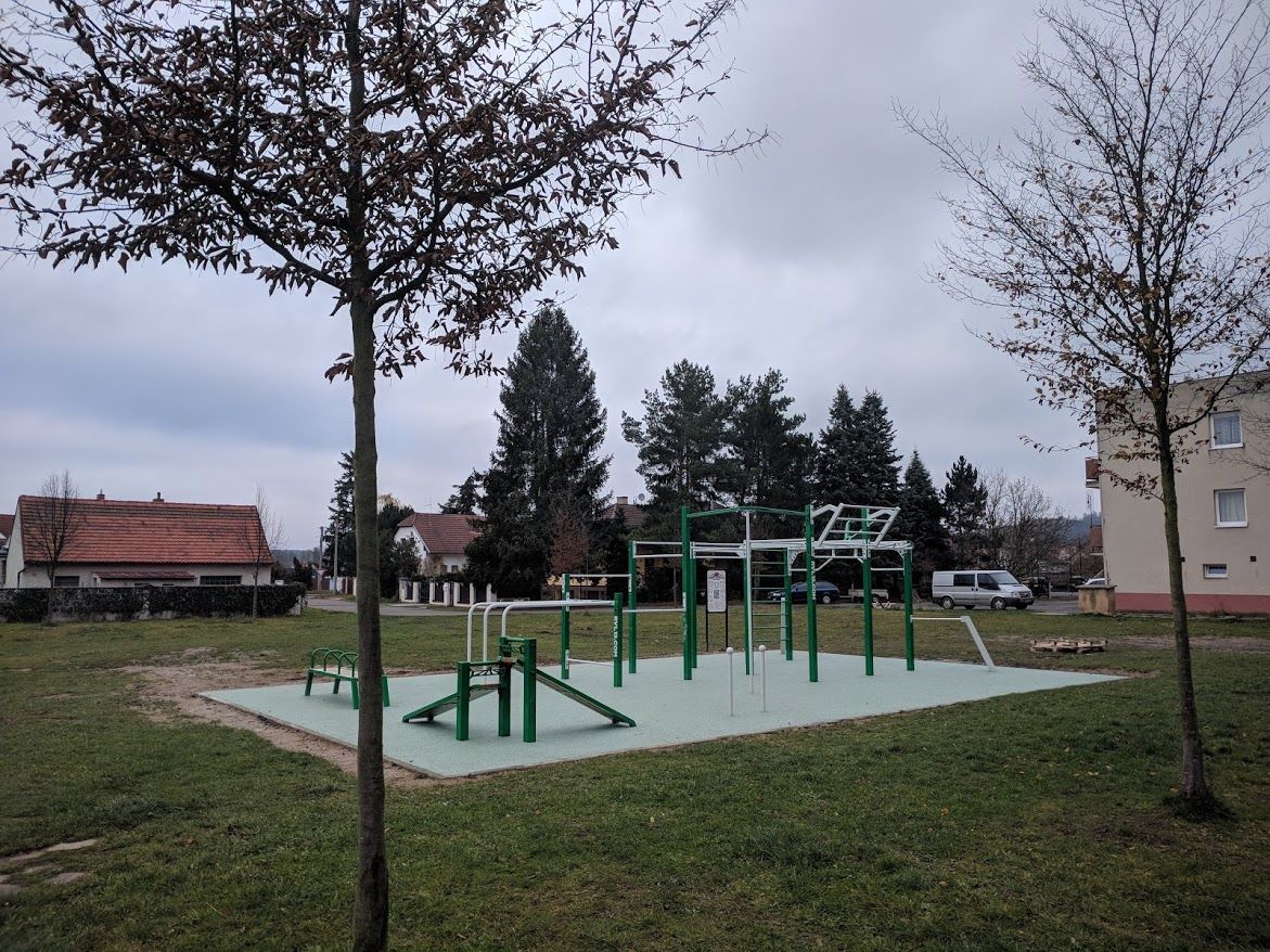 Nabídku sportovišť v Dobřanech rozšířilo očekávané workoutové hřiště