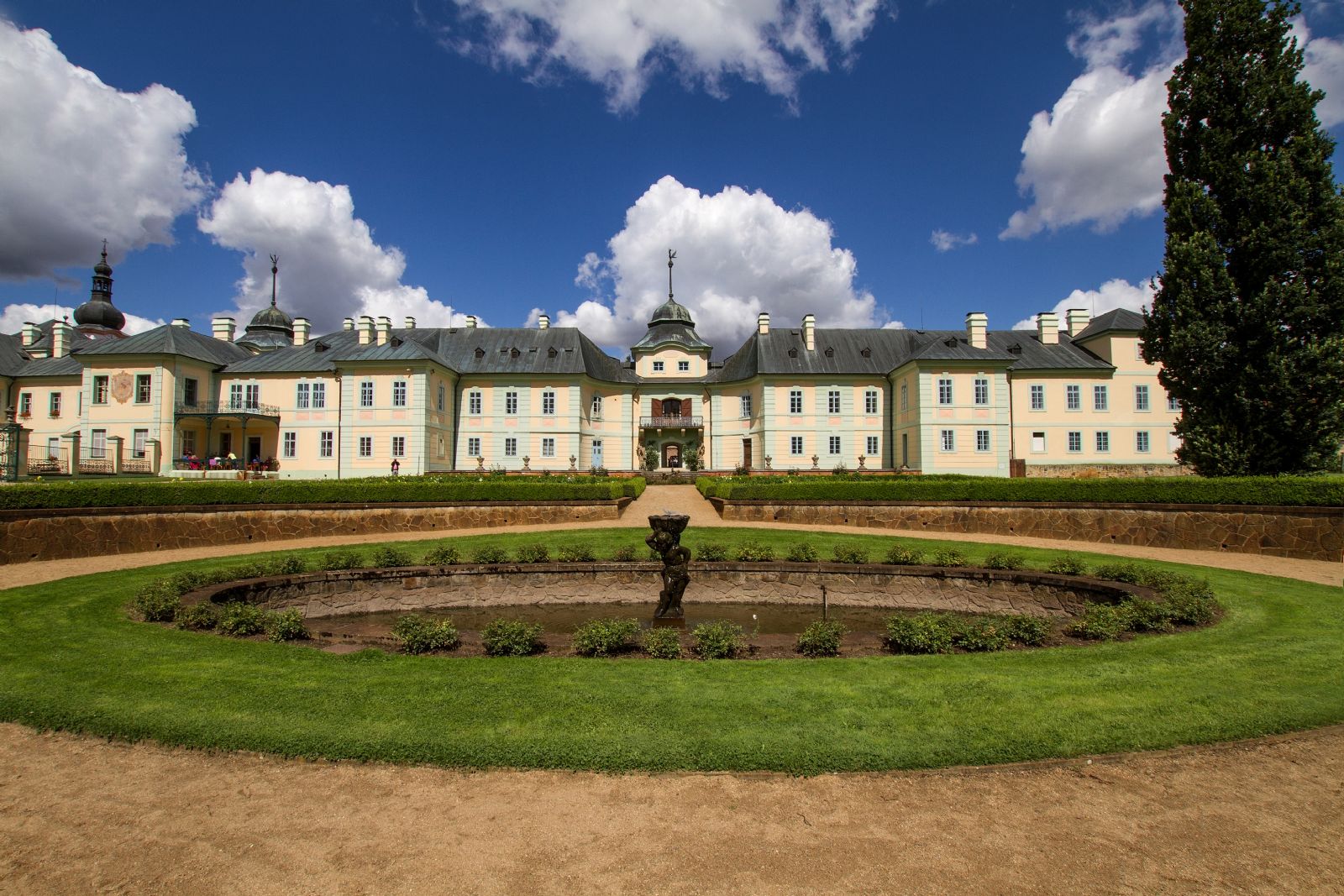 Návštěvníci manětínského zámku prožijí sobotu jako sloužící hraběnky Lažanské 