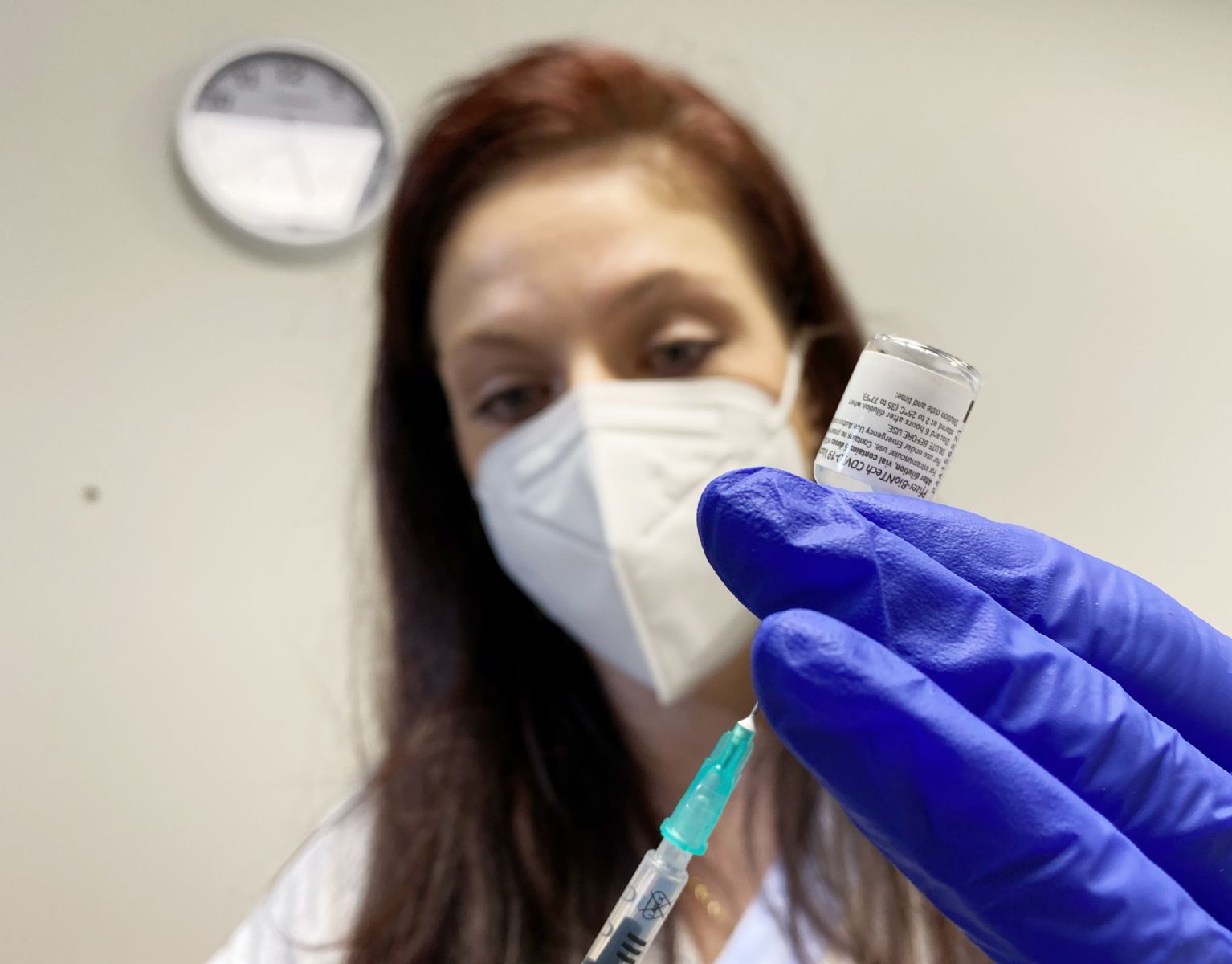 Očkovací centrum Agel nově očkuje vakcínou od firmy Pfizer-BioNTech