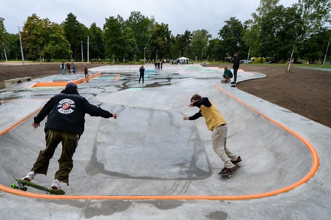 Plzeň má za Plazou nový skatepark s unikátními prvky