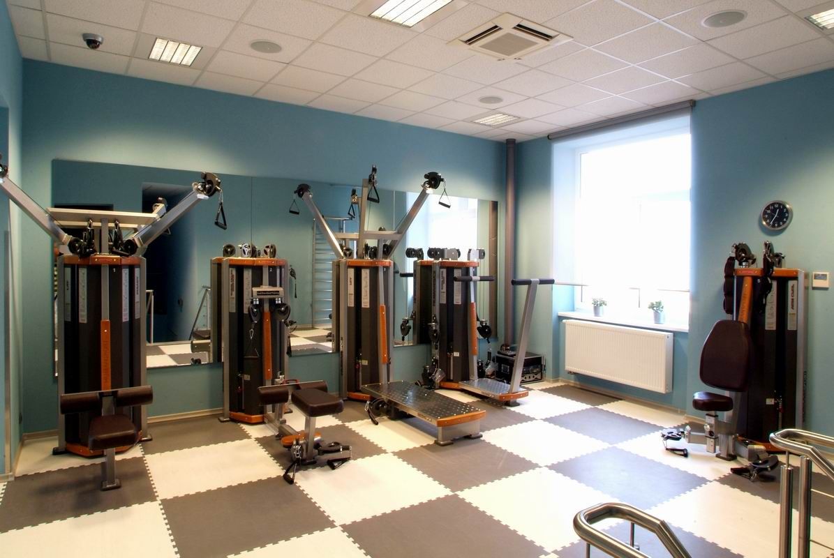 Máte dost přeplněných fitness v Plzni? Přijďte si zacvičit do Husovky!