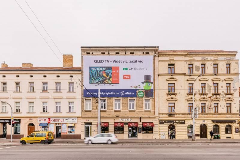 Praha schválila nová pravidla pro regulaci venkovní reklamy podle dohody s Úřadem pro ochranu hospodářské soutěže