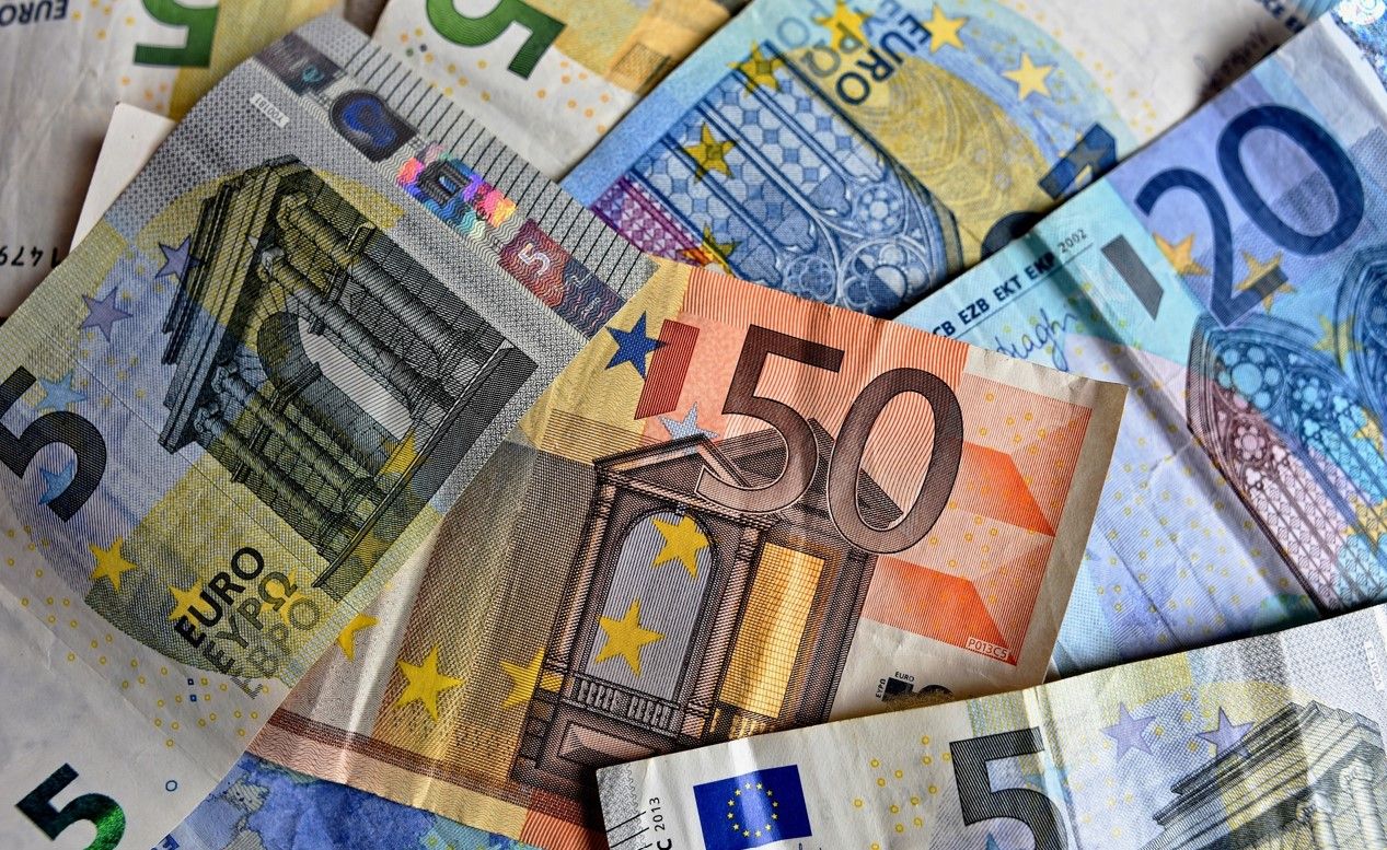 Vláda termín přijetí eura prozatím nestanoví