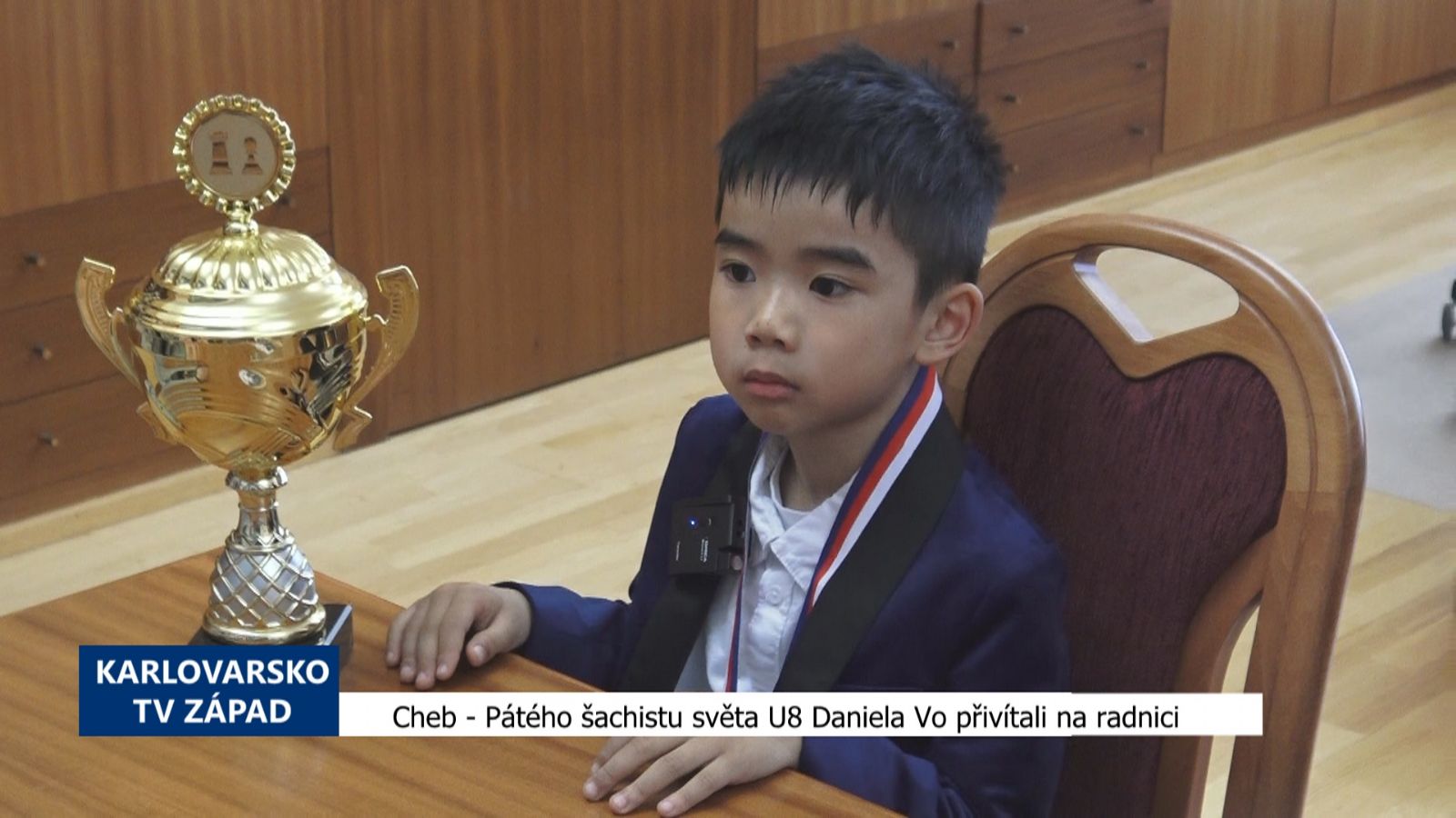 Cheb: Pátého šachistu světa U8 Daniela Vo přivítali na radnici (TV Západ)