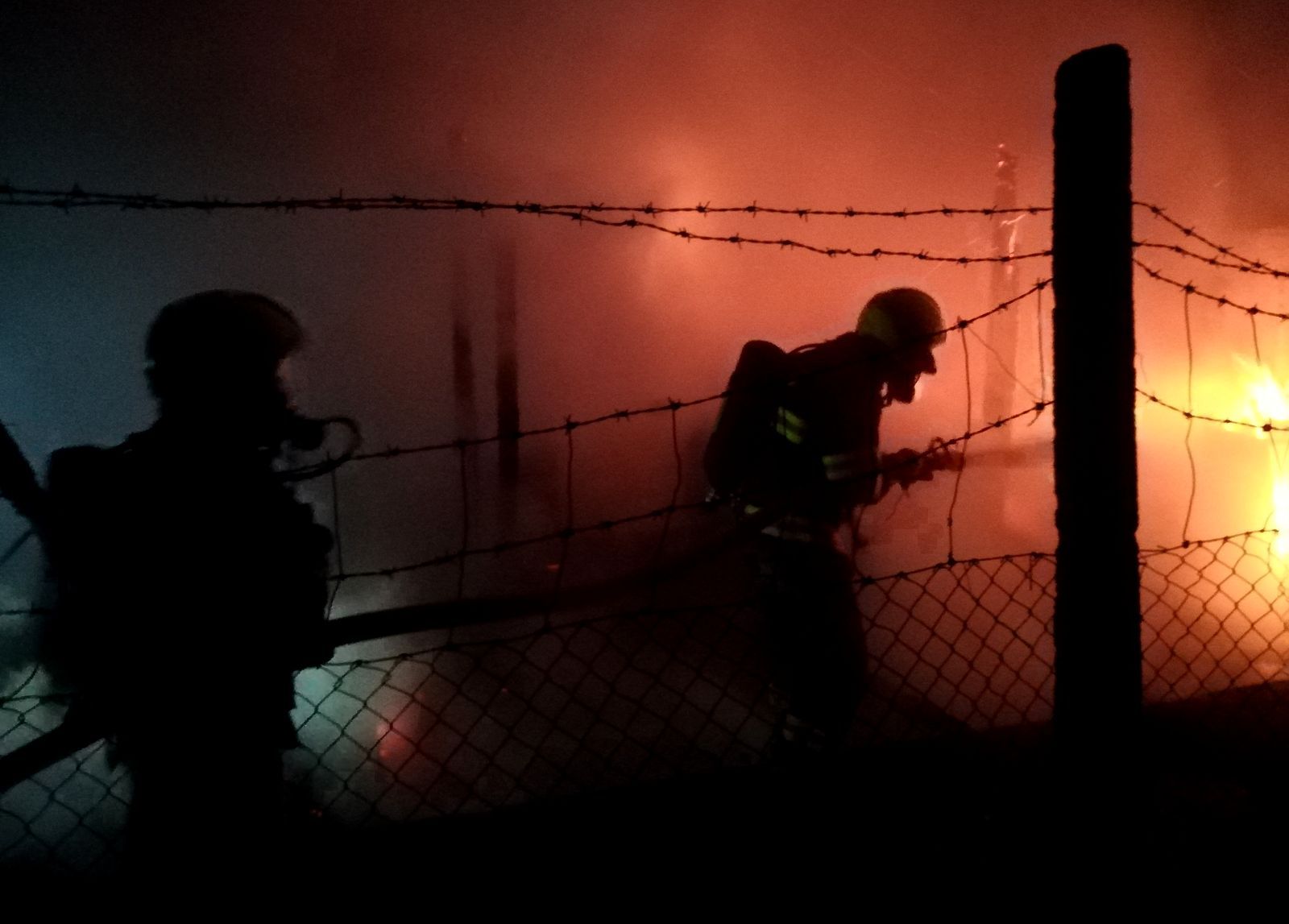 Horní Slavkov: Požár zahradní chatky. Jeden mrtvý, dva zranění