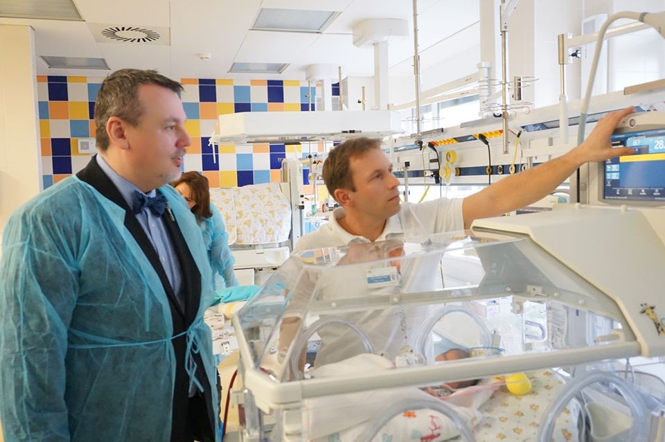 Karlovarský kraj bude i v příštím roce vyplácet náborové příspěvky novým lékařům