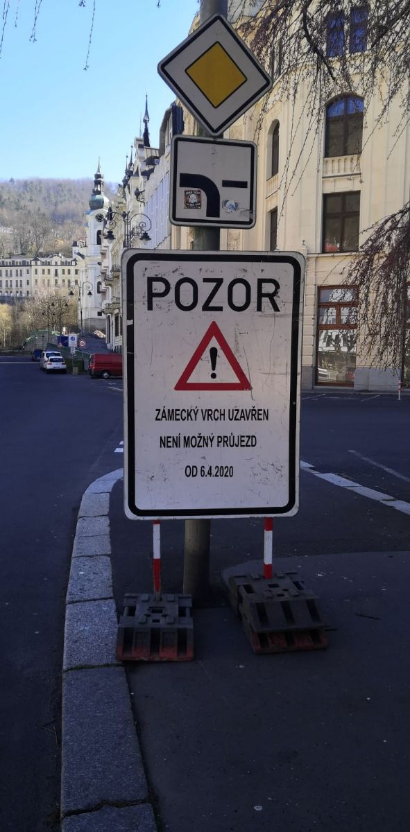 Karlovy Vary: Od pondělí nebude průjezdný Zámecký vrch