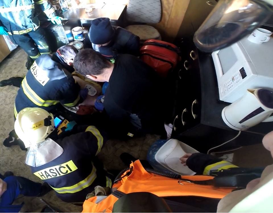 Rotava: I přes veškerou snahu hasičů byla resuscitace osoby neúspěšná