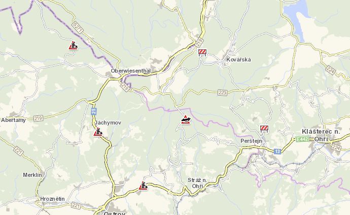 Stráž nad Ohří, Toužim: Dvě nehody nákladních vozidel uzavřely silnice