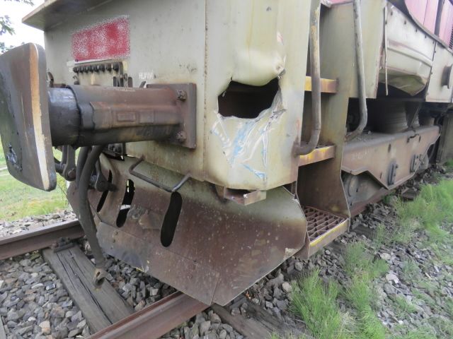 Těšetice: Střet traktoru s nákladním vlakem