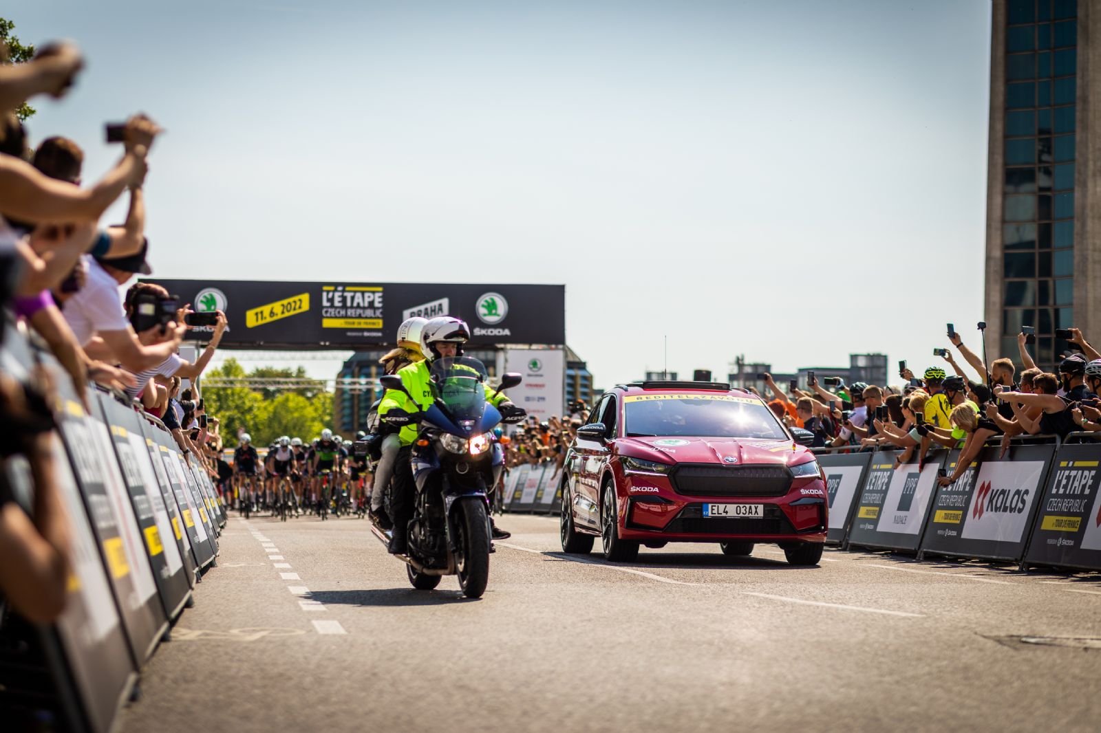Škoda Auto opět generálním partnerem cyklistického závodu L'Etape Czech Republic by Tour de France. Objevte nové skladové vozy Škoda v Plzni