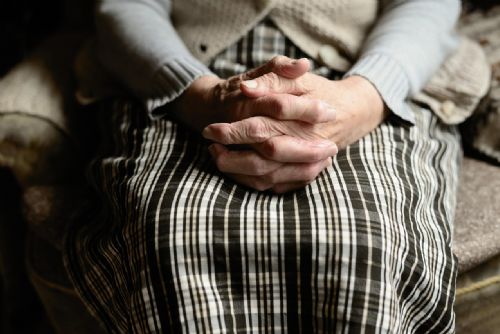 Index stáří v Česku stoupá - na 100 dětí už 133 seniorů