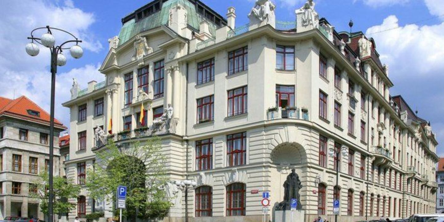 Praha finančně podpoří uspořádání dějepisné soutěže