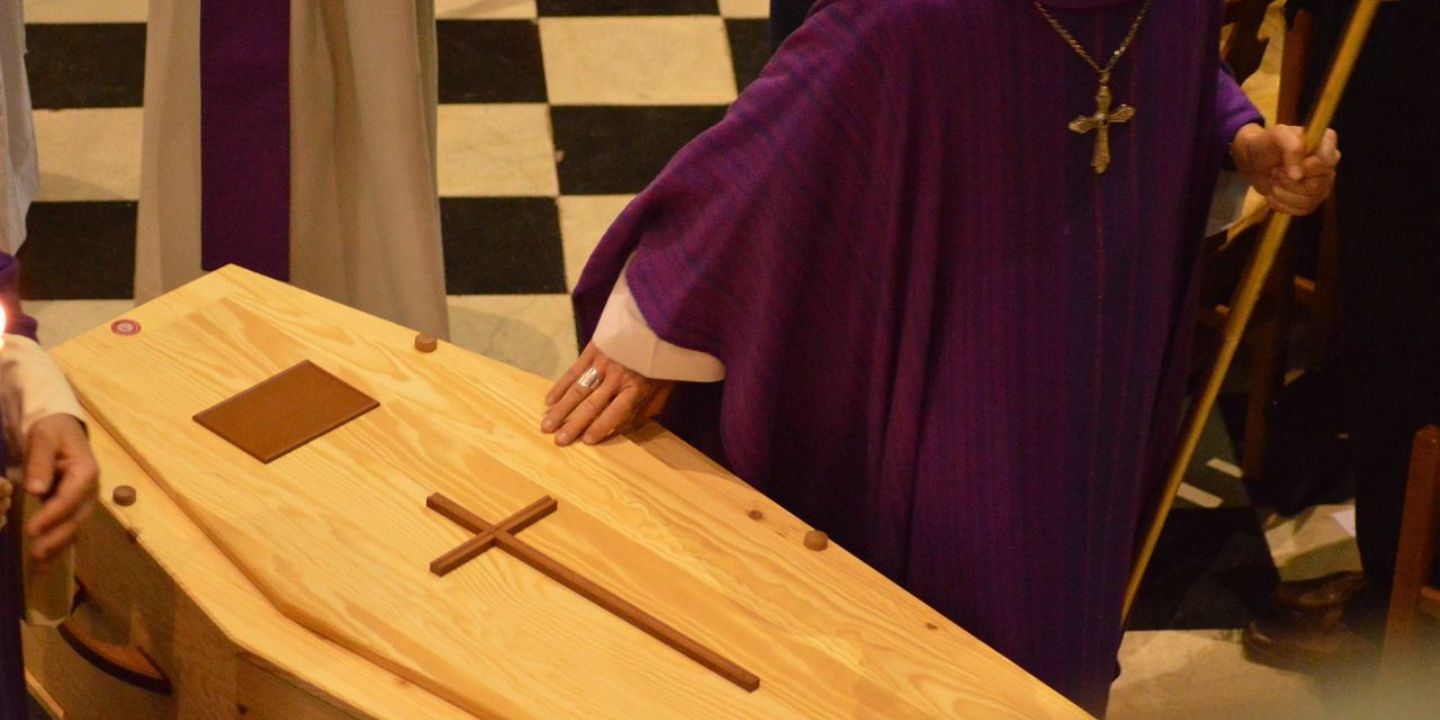 Plzeňští kriminalisté řeší chybu koronerky jako možný trestný čin