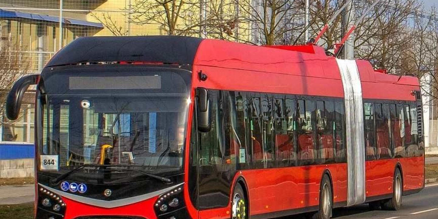 Praha elektrifikuje autobusy: tiché trolejbusy nahradí naftové vozy