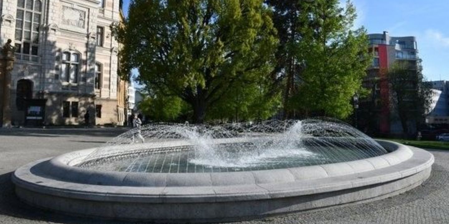 Plzeň oživuje pítka a fontány, zapojujuje kašny