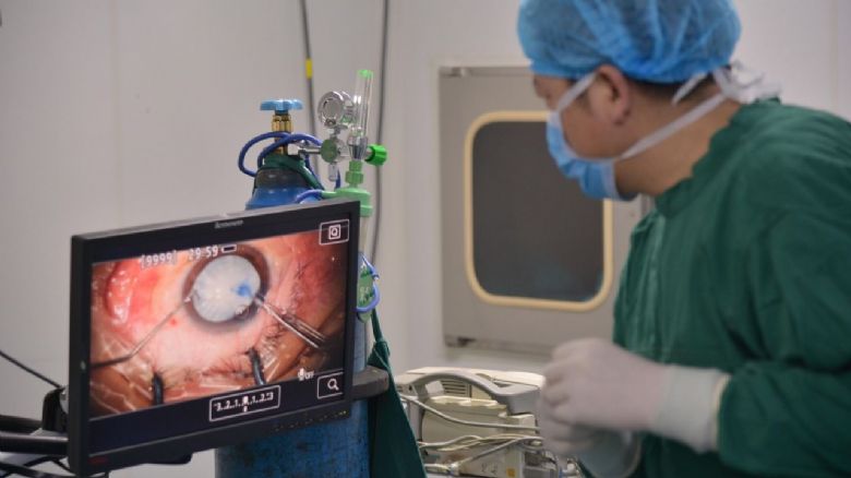 Chirurgická léčba chronické rýmy a zánětu dutin je účinnější než antibiotika