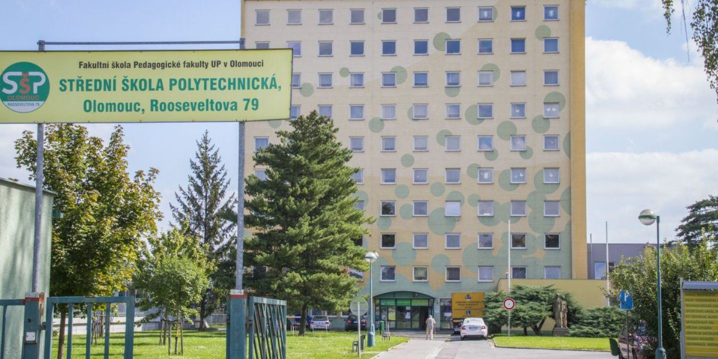 Školy posilují bezpečnost po tragédii na UK